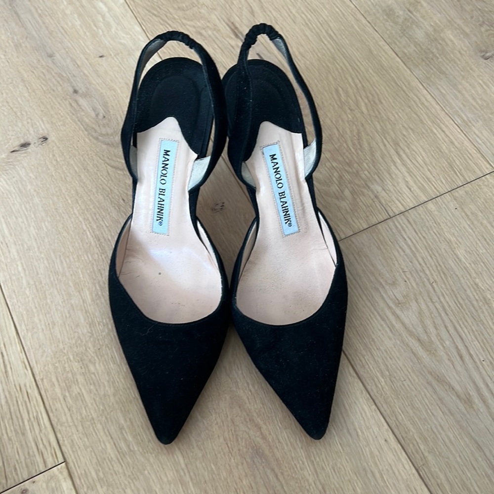 Manolo Blahnik classic black heal